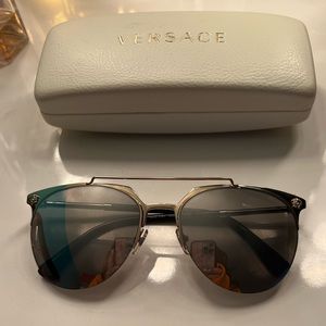 Versace sunglasses ☀️